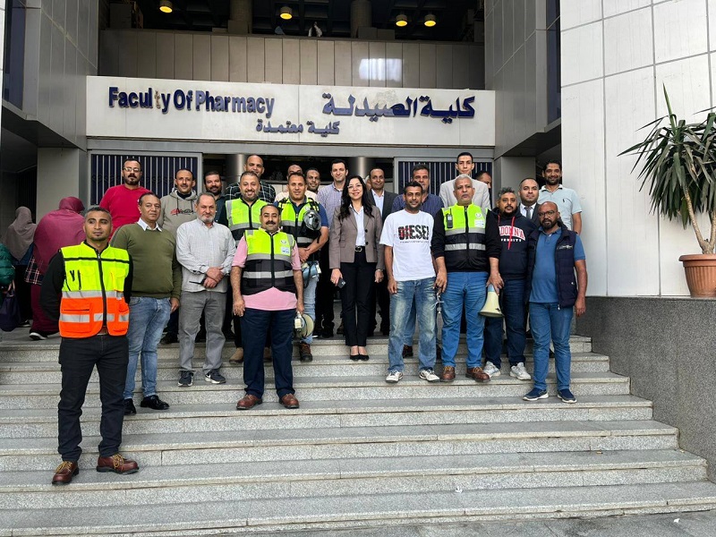 تجربة إخلاء طارئة ناجحة بكلية الصيدلة جامعة عين شمس خلال خمس دقائق