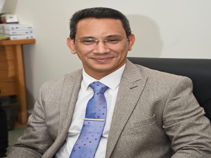 الأستاذ الدكتور حسام طنطاوي قائمًا بأعمال عميد كلية الآثار