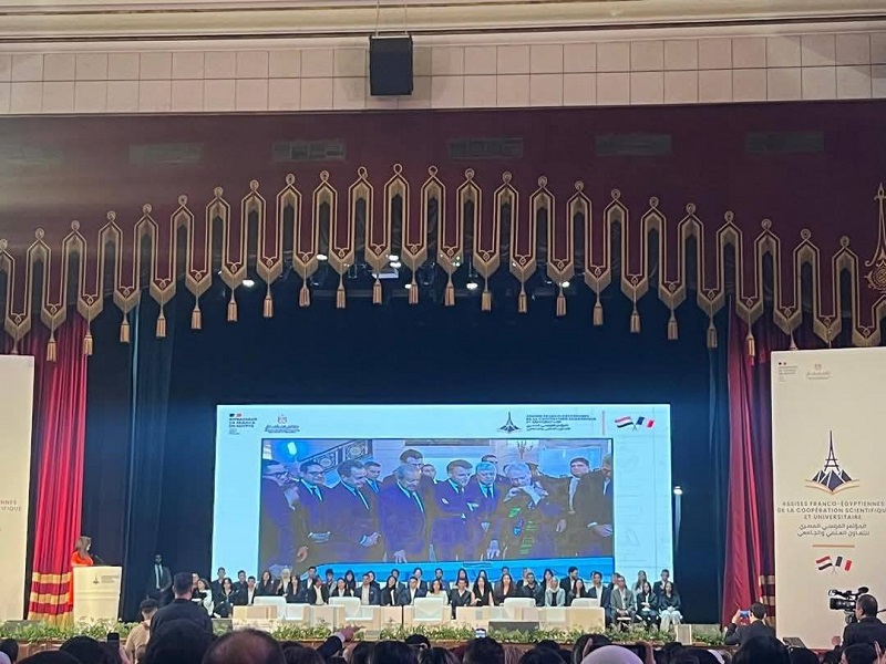 القسم المصري الفرنسي بكلية الحقوق يشارك في المؤتمر المصري الفرنسي للتعاون العلمي والجامعي بحضور الرئيس الفرنسي إيمانويل ماكرون ووزيري التعليم العالي والبحث العلمي في الدولتين ورئيس جامعة عين شمس