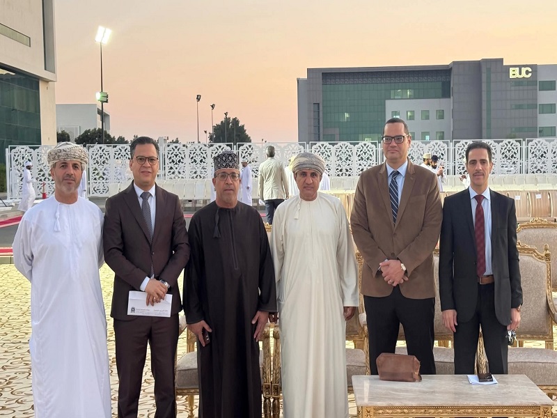 عميد كلية الحقوق يشارك في حفل تخرج الدفعة 19 لكلية البريمي الجامعية في ضوء اتفاقية الارتباط الأكاديمي بين جامعة عين شمس "ممثلة في كلية الحقوق" وكلية البريمي الجامعية "ممثلة في برنامج القانون"