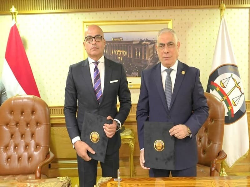 النائب العام ورئيس جامعة عين شمس يشهدان إطلاق النسخة الأولى من برنامج النيابة العامة المصرية لتبادل الخبرات القانونية ويوقعان بروتوكول تعاون