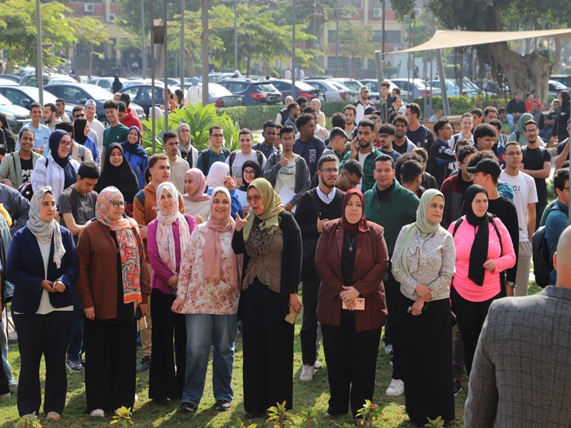 كلية الحاسبات والمعلومات بجامعة عين شمس تسهم في نشر ثقافة السلامة العامة والوقاية من الأخطار بورشة عمل وتجربة إخلاء ناجحة
