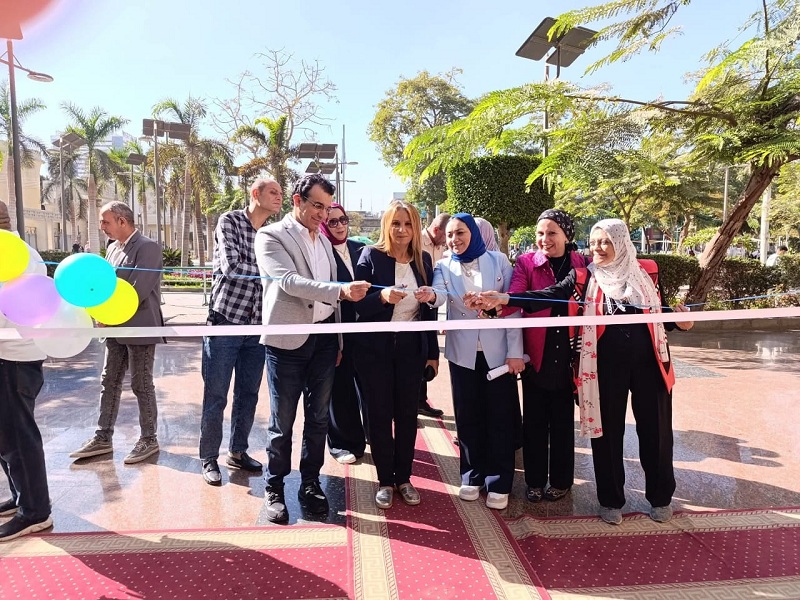 كلية الآداب بجامعة عين شمس تقيم المعرض السنوي لمستلزمات الأسرة