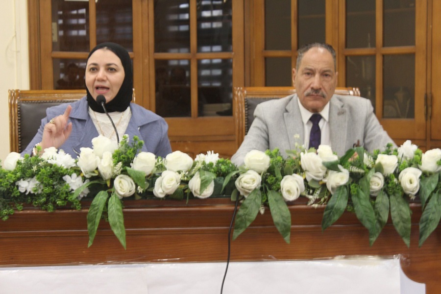 كلية الآداب تنظم ندوة توعوية حول حماية الأطفال من الإساءات الجنسية