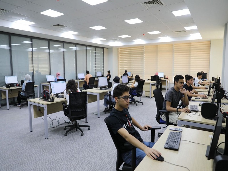 التعليم العالي تنشر دليلًا إرشاديًا للتوعية بكيفية تنسيق القبول بالجامعات الحكومية والمعاهد لطلاب الثانوية العامة في "سؤال وجواب"