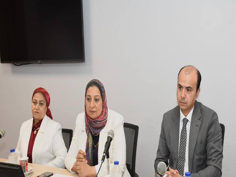 عين شمس تعزز بيئة العمل الآمنة" نائب رئيس الجامعة تترأس الاجتماع الأول للجنة المركزية للسلامة والصحة المهنية
