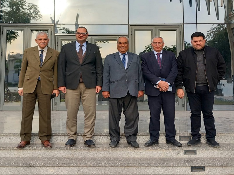 محافظ بنى ‏سويف الأسبق وعميد كلية الحقوق جامعة المنوفية يناقشان رسالة بالكلية حول "نزع الملكية الخاصة للمنفعة العامة"‏