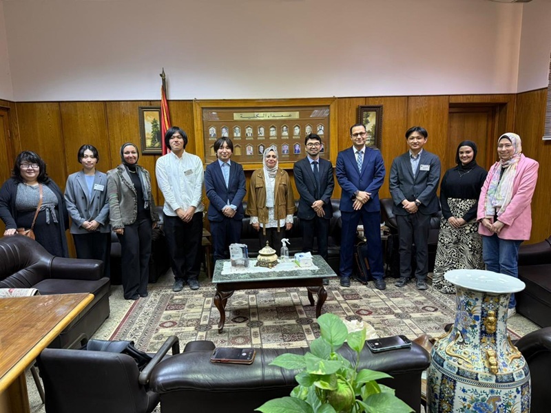 وفد من جامعة هيروشيما يزور كلية الألسن لبحث تفعيل اتفاقية التبادل وتعزيز التعاون المشترك
