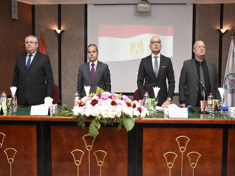 رئيس جامعة عين شمس ونائب رئيس الجامعة يشهدان افتتاح الملتقي التوظيفي السنوي بكلية الزراعة