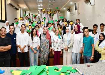كلية التربية النوعية بجامعة عين شمس تستضيف طلاب جامعة الطفل ضمن فعاليات البرنامج