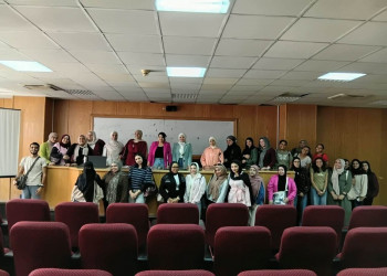 كلية الألسن تناقش تحديات الترجمة من السواحيلية وإليها