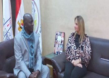 عميد آداب عين شمس تستقبل مستشار ثقافي أول بسفارة غينيا لبحث سبل التعاون
