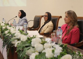 نائب رئيس جامعة عين شمس لخدمة المجتمع تفتتح فعاليات الملتقى البيئي السنوي الأول لكلية الآداب