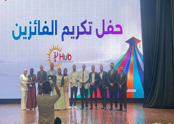 طلاب كلية الحاسبات والمعلومات بجامعة عين شمس يحصدون المركز الأول في قمة الابتكار الجامعي 2026 بمشروع ذكي لتعزيز سلامة النقل وإدارة أساطيل المركبات