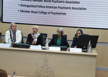 كلية الطب والمستشفيات بجامعة عين شمس تحتفي باليوم العالمي للصحة النفسية بمحاضرة توعوية بالأمراض النفسية