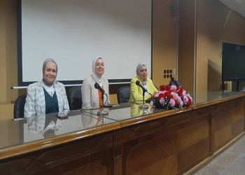 كلية الألسن تختتم أنشطة الطلاب الوافدين: الجامعة منصة للتلاقي الحضاري وجسر لتبادل الثقافات