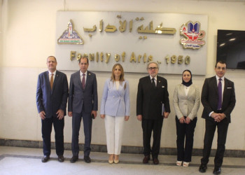 نائب رئيس جامعة عين شمس للتعليم والطلاب يفتتح فعاليات المؤتمر العلمي الدولي الخامس عشر لكلية الآداب حول توظيف الذكاء الاصطناعي في العلوم الإنسانية