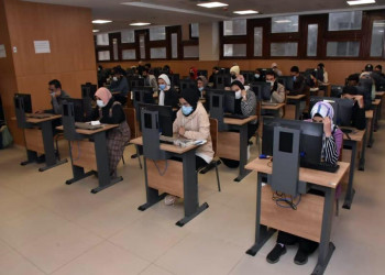 خمس كليات تخوض الاختبارات الإلكترونية بجامعة عين شمس