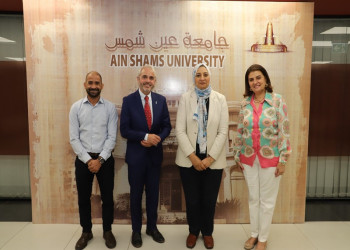 The Vice President of Ain Shams University receives the Dean of International Engagement with the Middle East and North Africa Region at the University of Glasgow in the United Kingdom