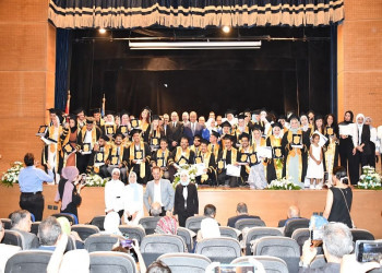 نائب رئيس جامعة عين شمس لشئون التعليم والطلاب يشهد حفل تخرج كلية العلوم