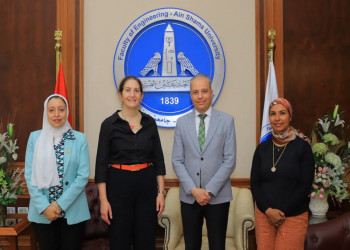 عميد هندسة عين شمس يستقبل الدكتورة إيمي جادسدن مساعد نائب رئيس جامعة بنسلفانيا