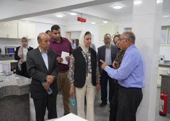 ضمن خطة تطوير البحث العلمي.. نائب رئيس جامعة عين شمس تتفقد المعامل والمراكز البحثية بكليتي الهندسة والعلوم