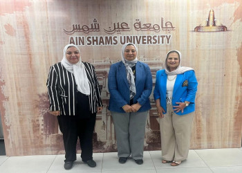 أ.د. غادة فاروق نائب رئيس جامعة عين شمس تستقبل وفد نادي روتاري مدينتي لبحث سبل التعاون مع كليه التمريض