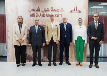 إعادة افتتاح مركز الشهر العقاري والتوثيق بجامعة عين شمس بعد تطويره