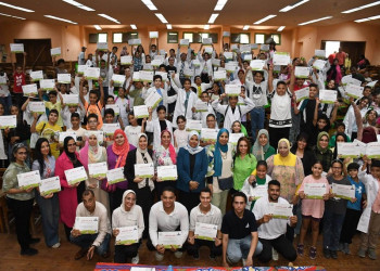 كلية الدراسات العليا والبحوث البيئية تستضيف طلاب جامعة الطفل ضمن فعاليات البرنامج
